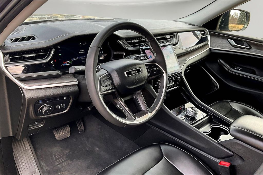 Certified Used 2023 Gray Jeep 4xe image 17