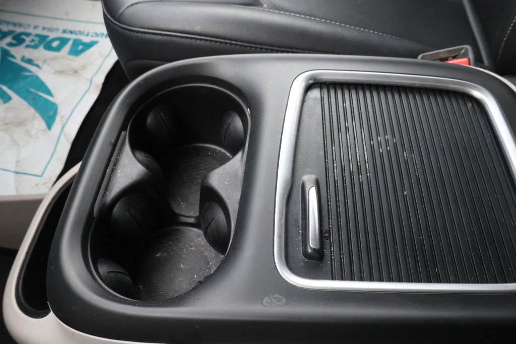 Thumbnail: 2024 Chrysler Pacifica - 28