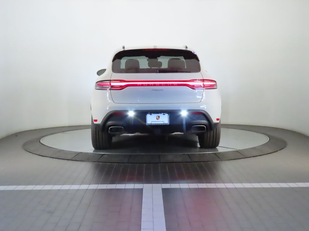 Thumbnail: 2026 Porsche Macan - 6