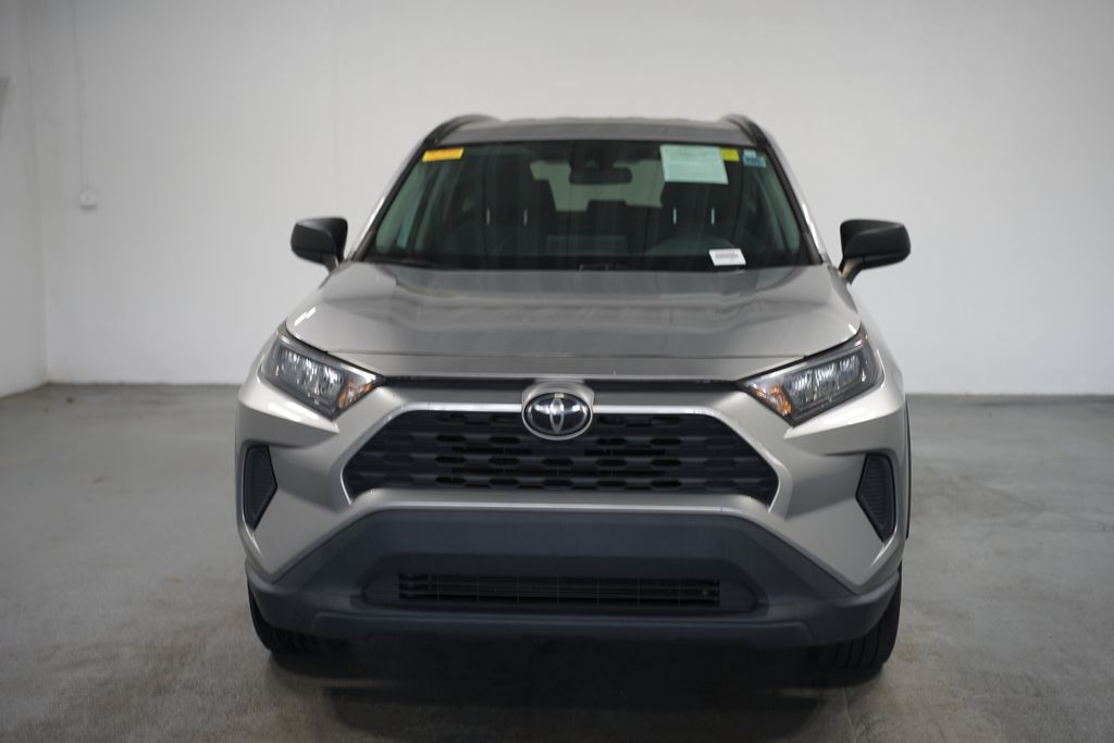 2021 Toyota RAV4 LE 2