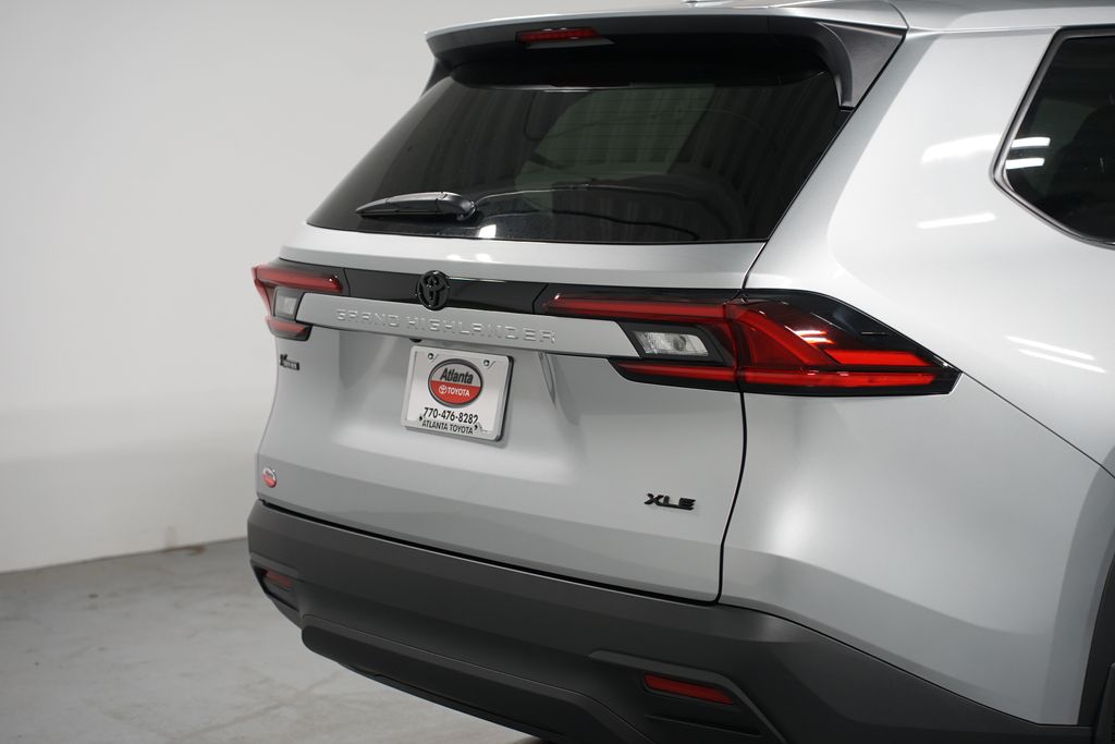 Thumbnail: 2025 Toyota Grand Highlander - 9