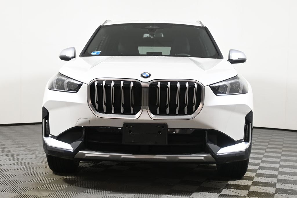 Thumbnail: 2023 BMW X1 - 10
