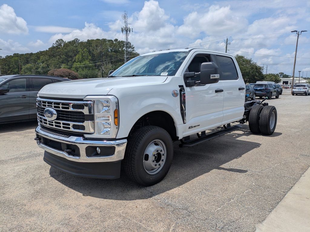 2026 Ford F-350 Chassis XL