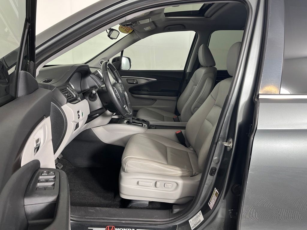 Thumbnail: 2019 Honda Ridgeline - 25