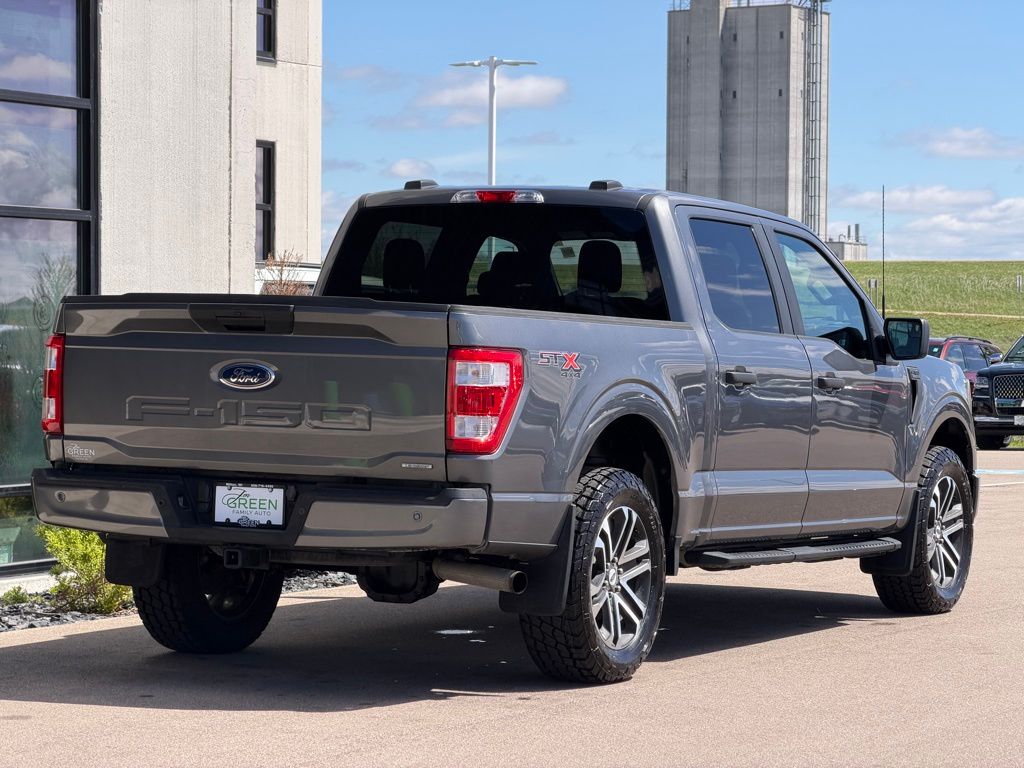 View vehicle photo 5