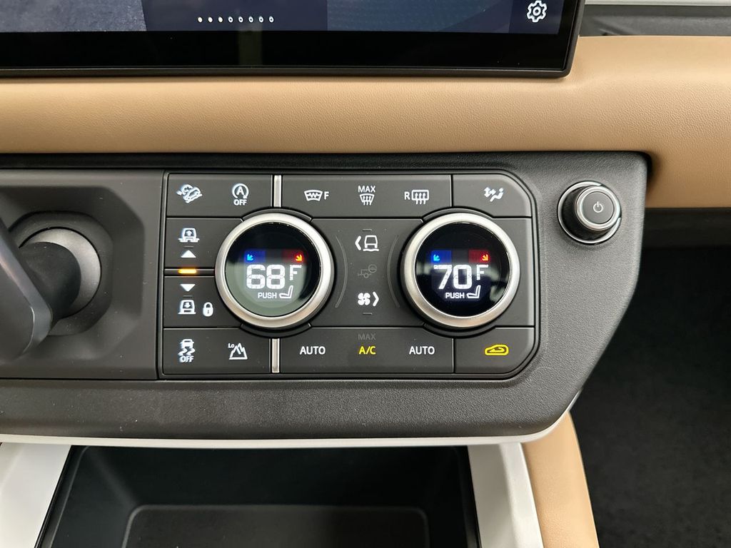 Thumbnail: 2025 Land Rover Defender - 12