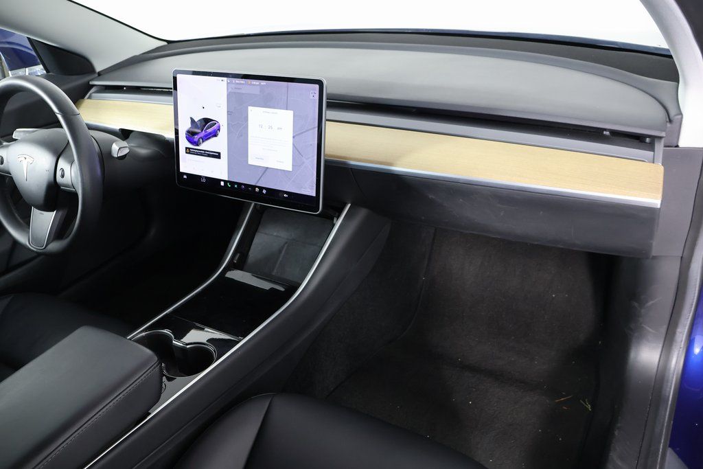 Thumbnail: 2020 Tesla Model 3 - 9