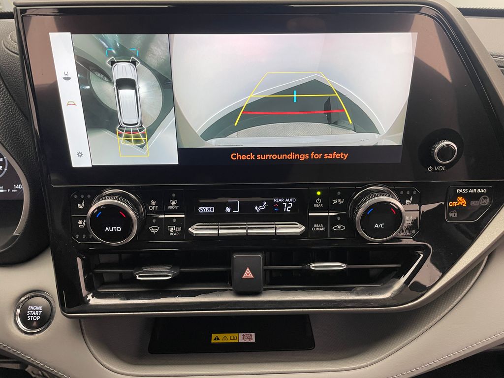 Thumbnail: 2023 Toyota Highlander - 26