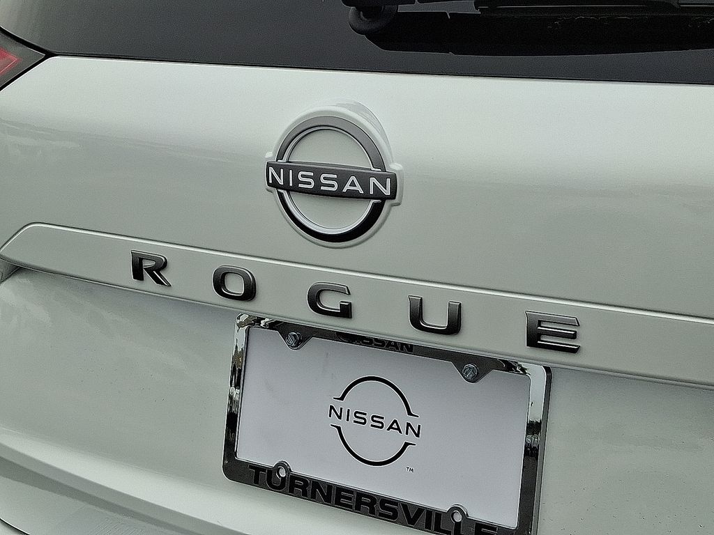 Thumbnail: 2026 Nissan Rogue - 5