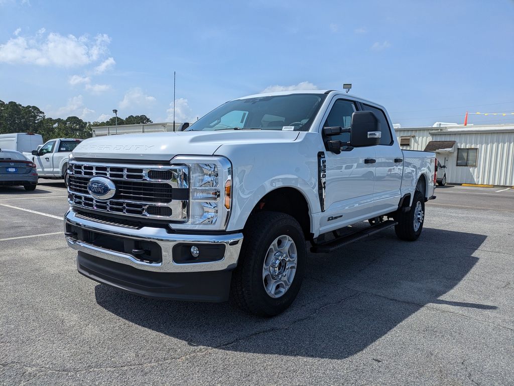 2026 Ford F-350 Super Duty XLT