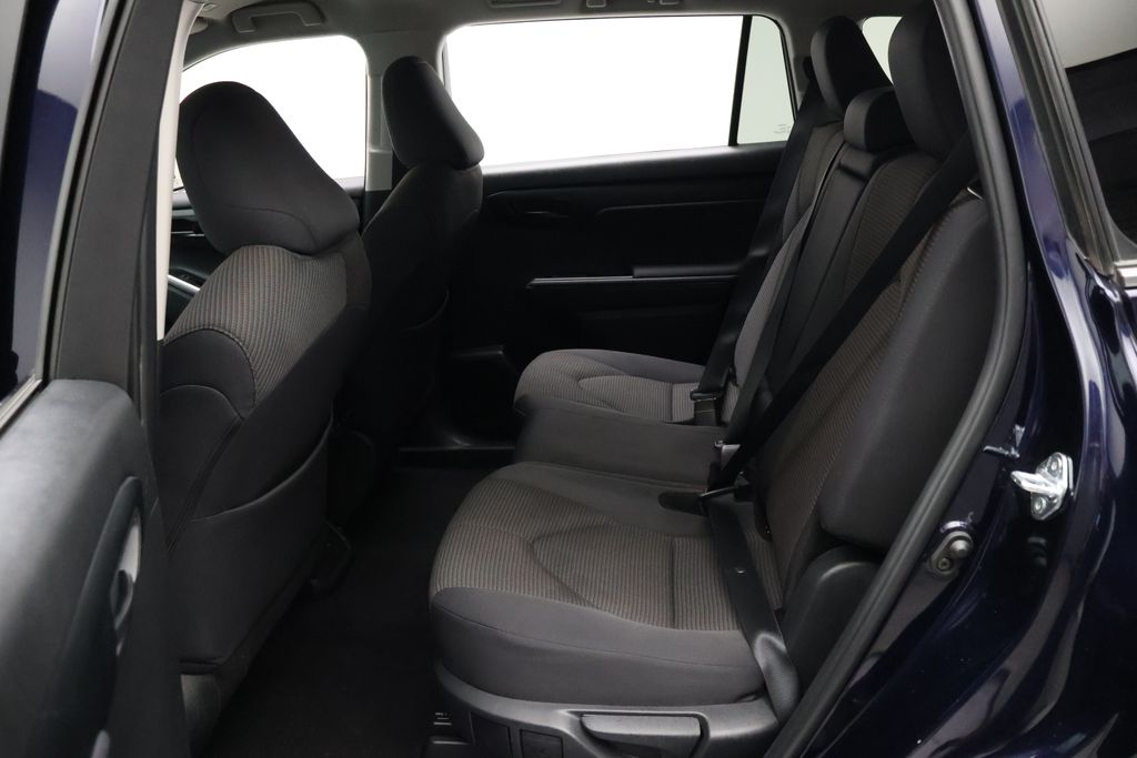 Thumbnail: 2025 Toyota Highlander - 19