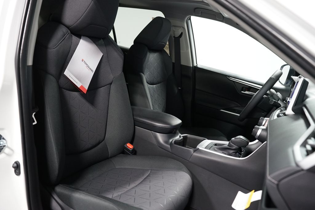 Thumbnail: 2025 Toyota RAV4 - 28