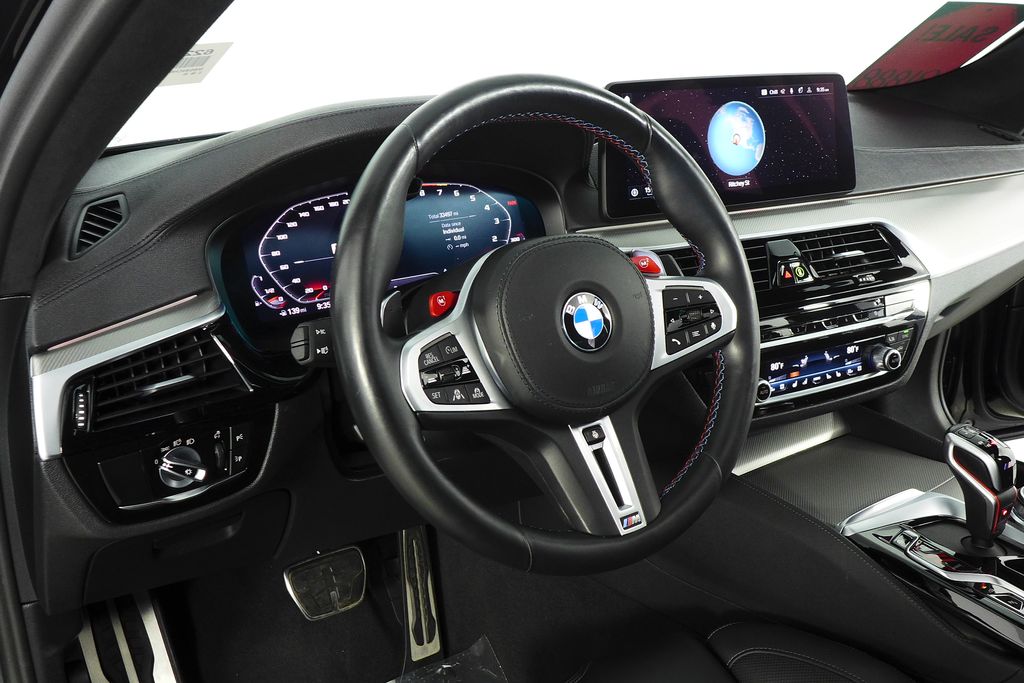 Thumbnail: 2023 BMW M5 - 31