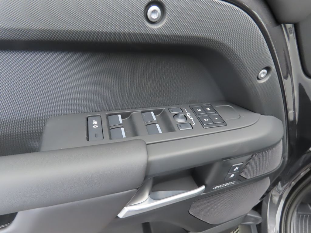 Thumbnail: 2025 Land Rover Defender - 23