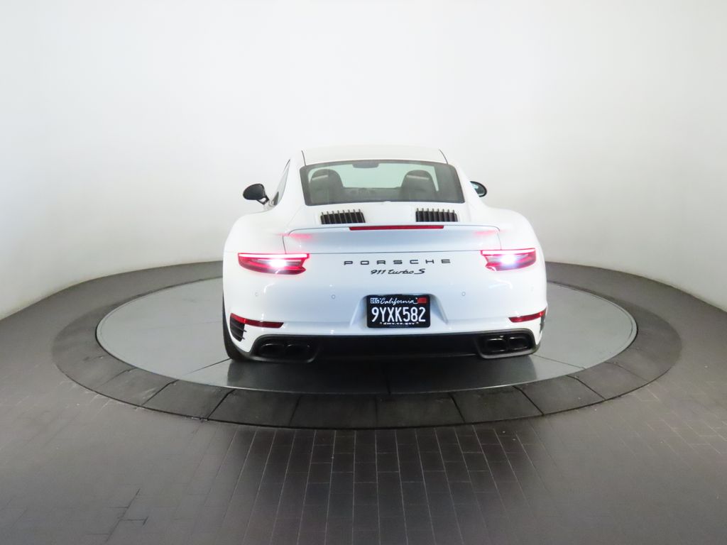 Thumbnail: 2017 Porsche 911 - 6