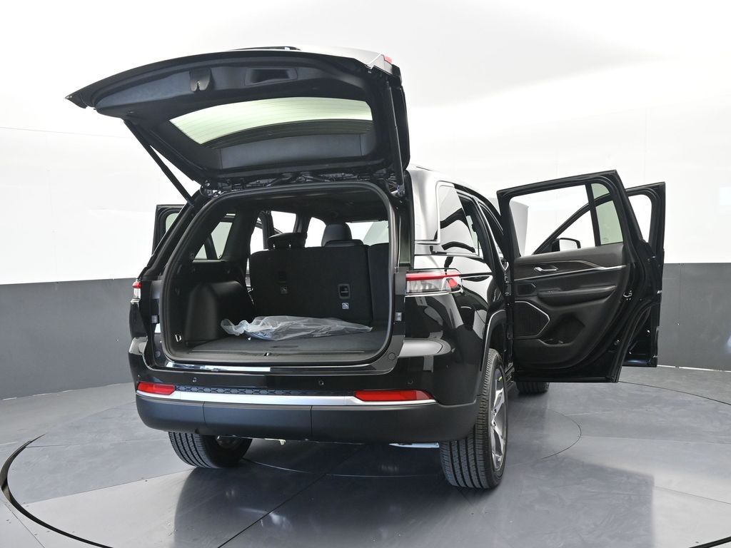 New 2026 Diamond Black Crystal Pearlcoat Jeep Limited image 70