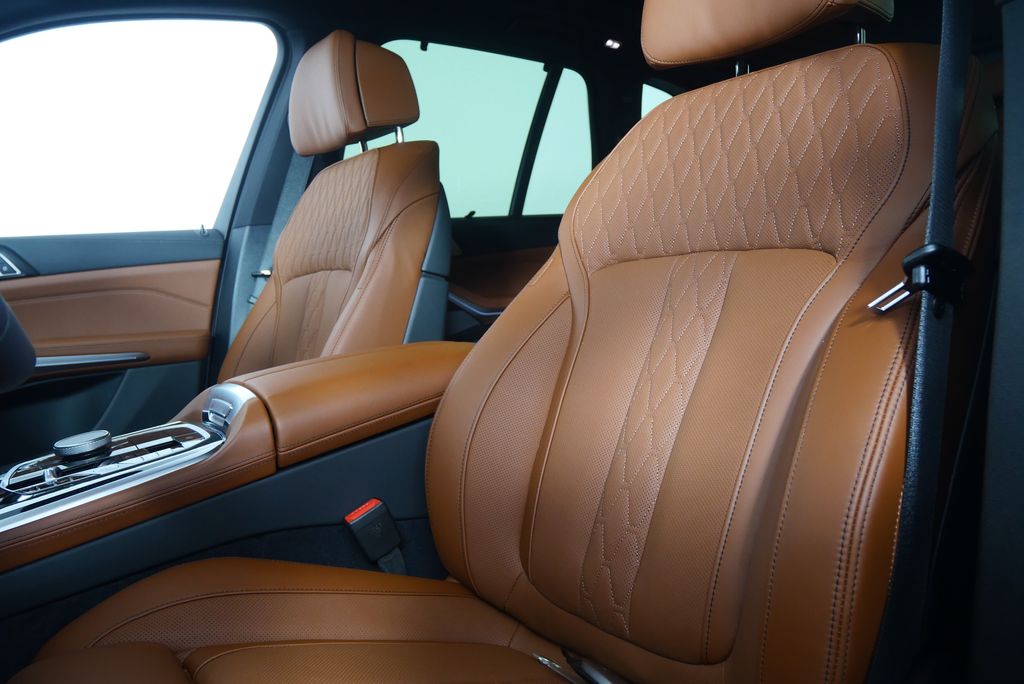 Thumbnail: 2026 BMW X5 - 11