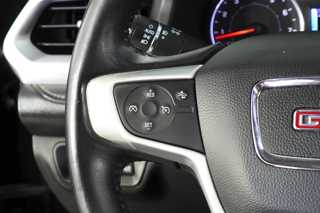 Thumbnail: 2017 GMC Acadia - 31