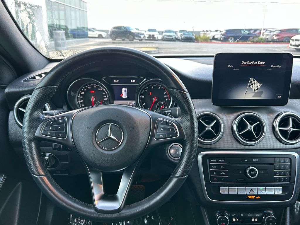 Thumbnail: 2020 Mercedes-Benz GLA - 16