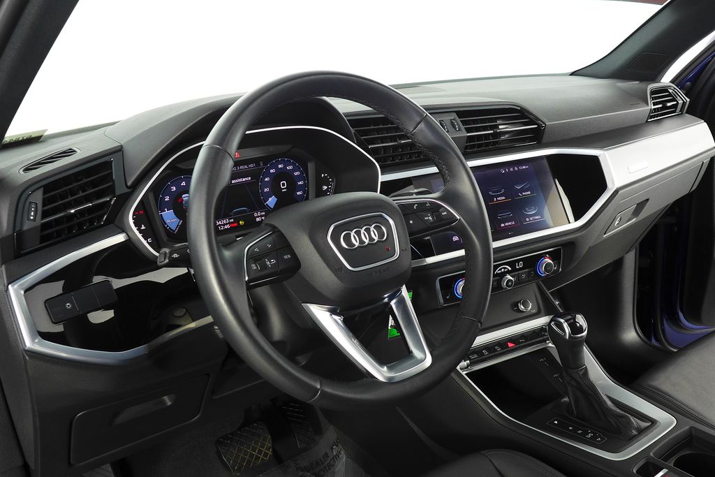 Thumbnail: 2022 Audi Q3 - 31