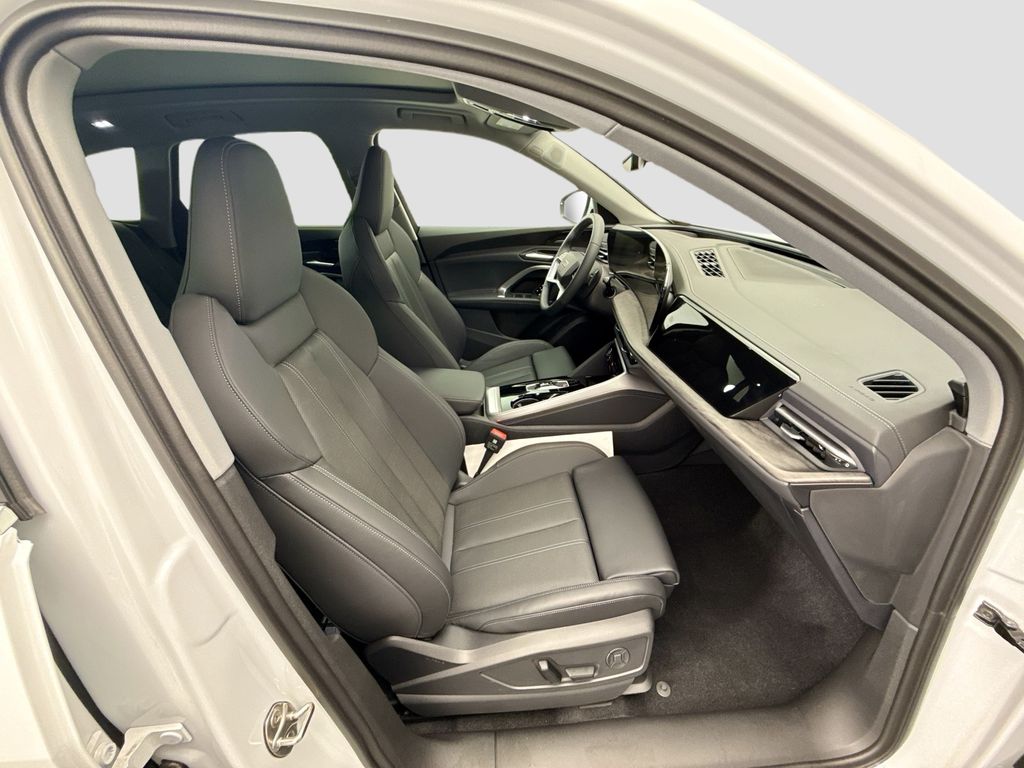 Thumbnail: 2025 Audi Q5 - 19