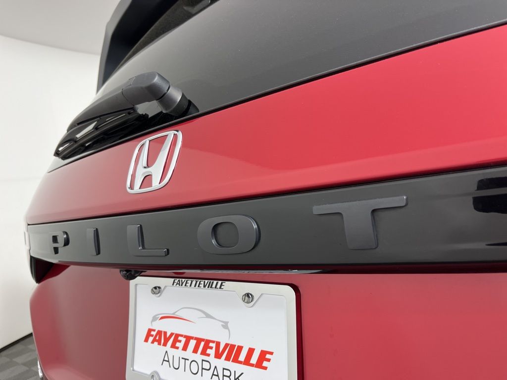 Thumbnail: 2025 Honda Pilot - 18