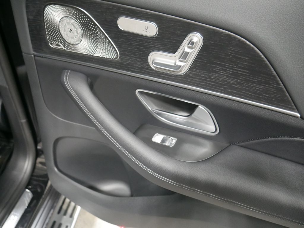 Thumbnail: 2026 Mercedes-Benz GLS - 24