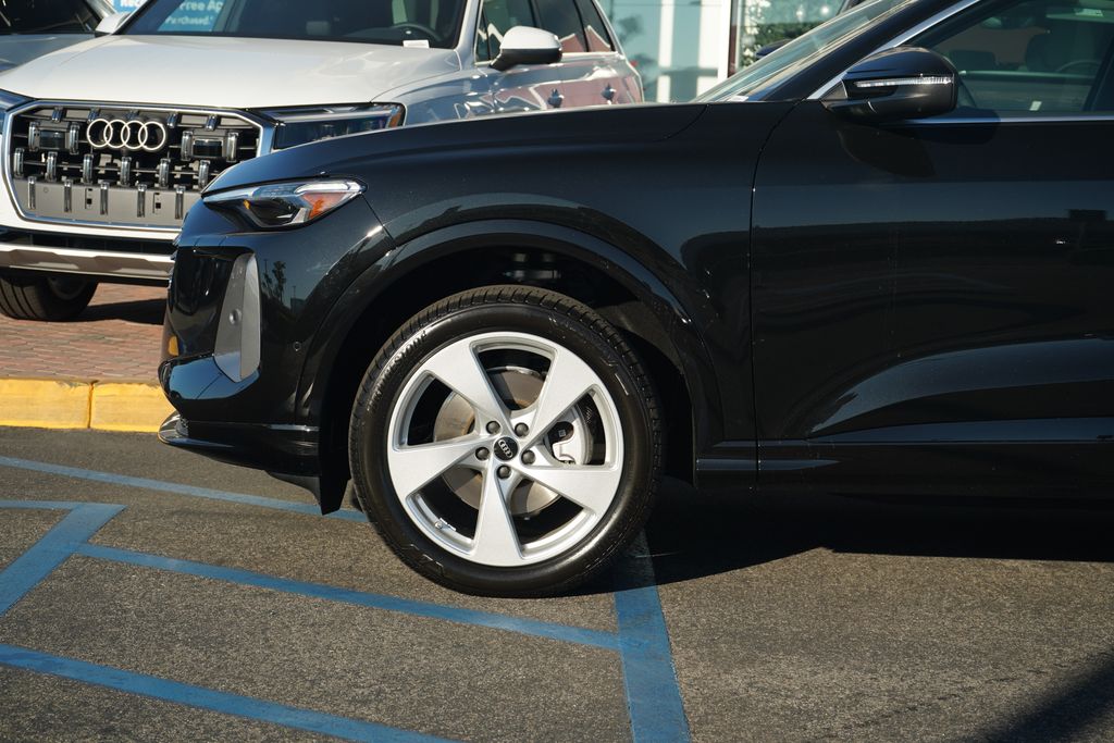 Thumbnail: 2025 Audi Q5 - 2