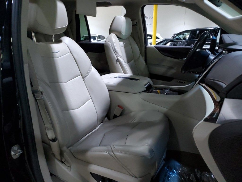 2016 Cadillac Escalade Luxury 16