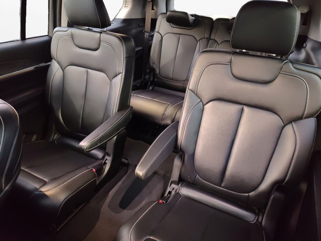 Used Car 2023 Jeep Grand Cherokee L  Limited For Sale Under $30,000 In Austin, Texas