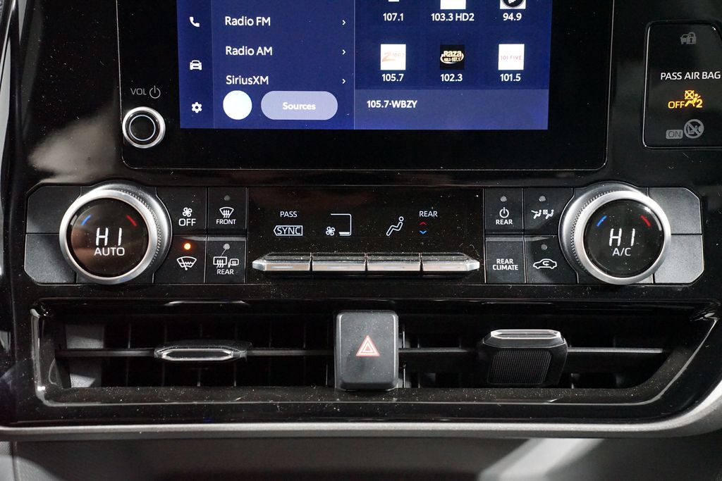 Thumbnail: 2023 Toyota Highlander - 20