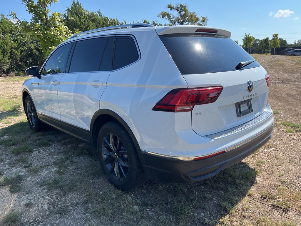 Thumbnail: 2022 Volkswagen Tiguan - 4
