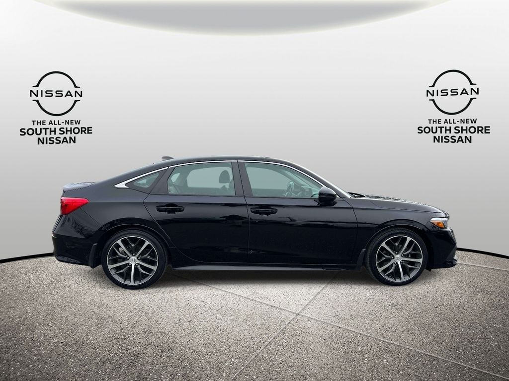 View vehicle photo 5