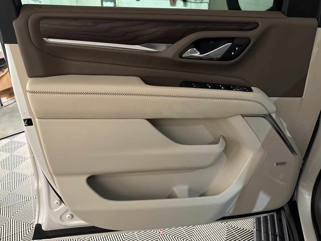2023 White Frost Tricoat GMC Yukon Denali RWD SUV