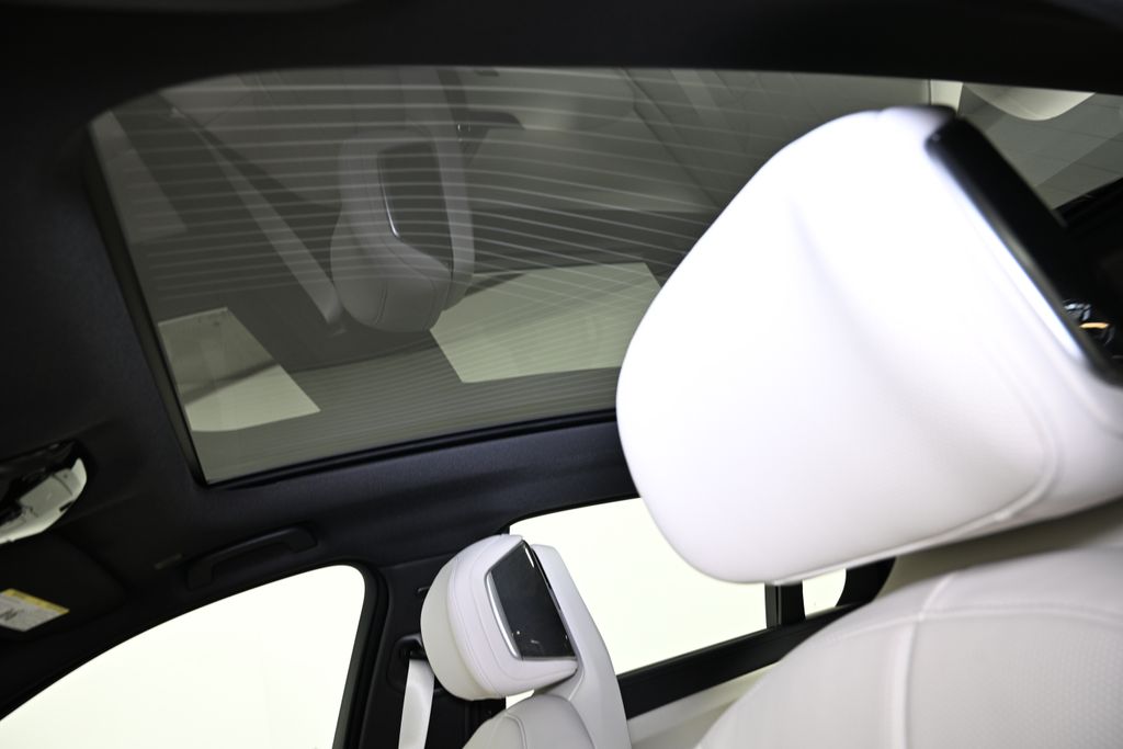 Thumbnail: 2026 BMW 7 Series - 20