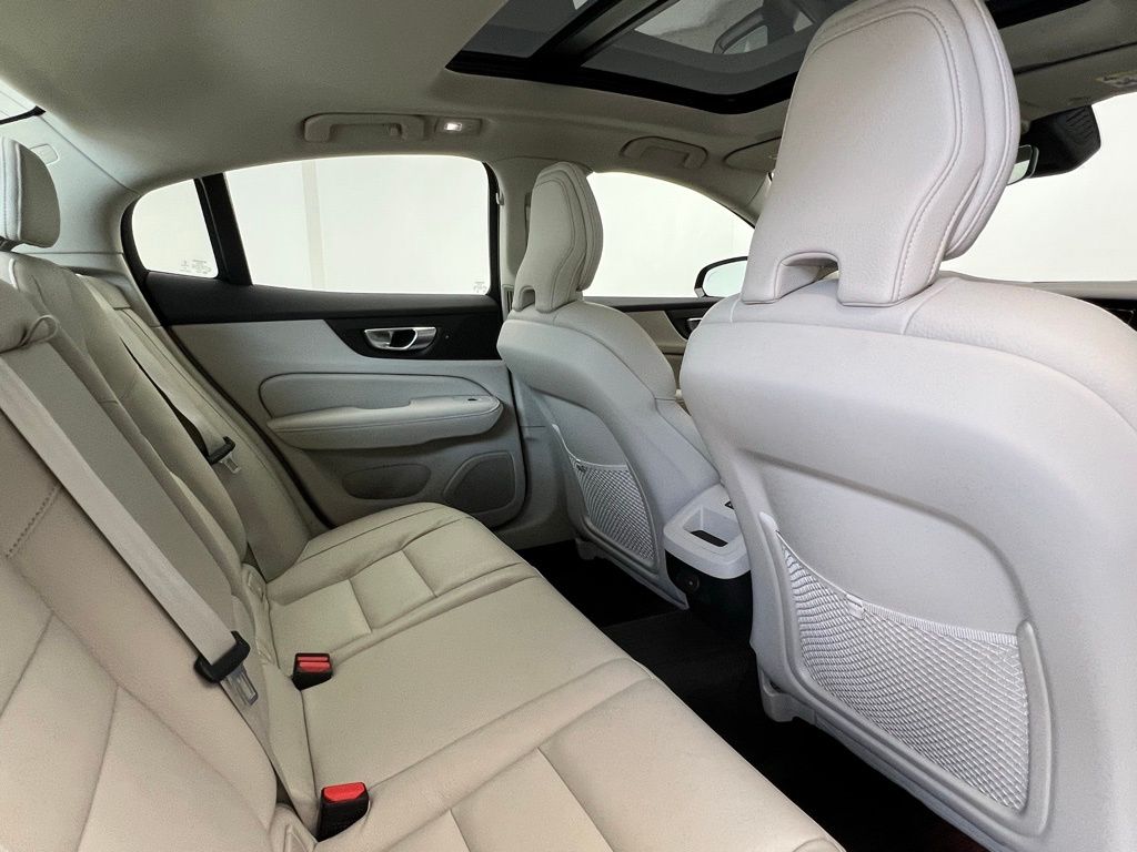 2024 Volvo S60 B5 Plus 9