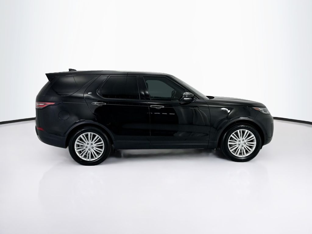 Thumbnail: 2018 Land Rover Discovery - 4
