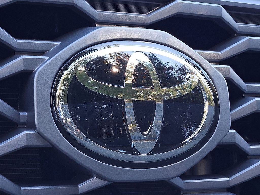 Thumbnail: 2020 Toyota Tacoma - 30