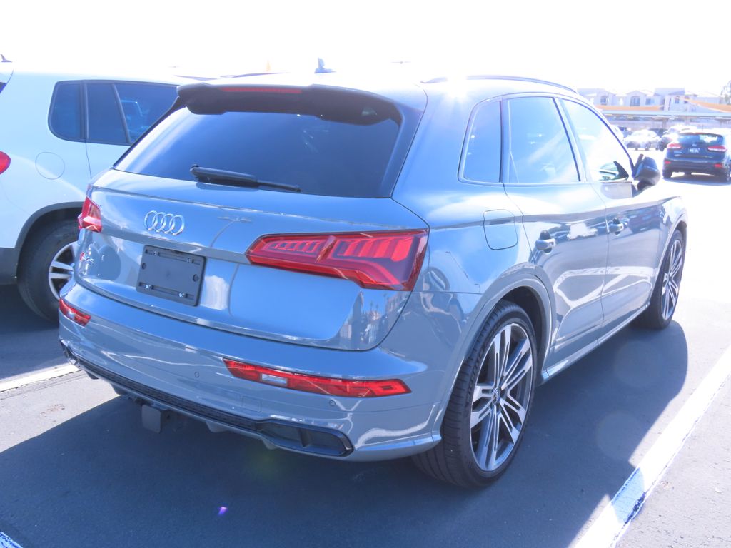 Thumbnail: 2020 Audi SQ5 - 3