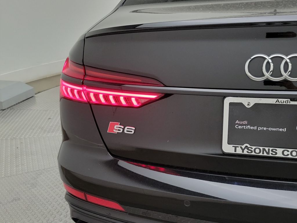 Thumbnail: 2022 Audi S6 - 8