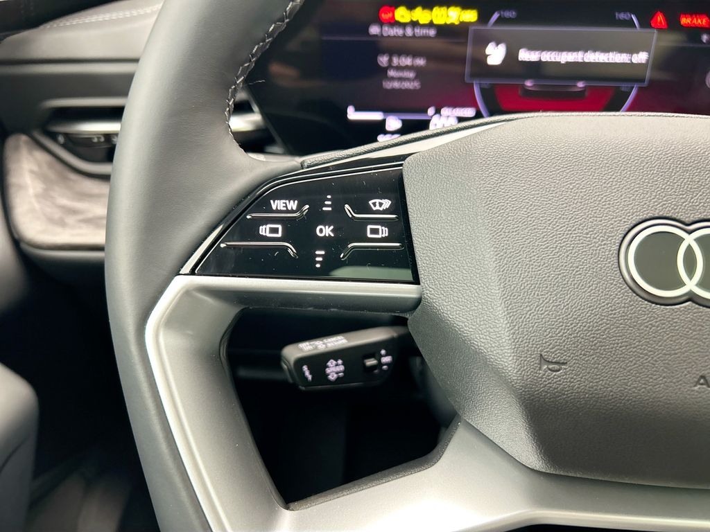 Thumbnail: 2025 Audi Q5 - 11