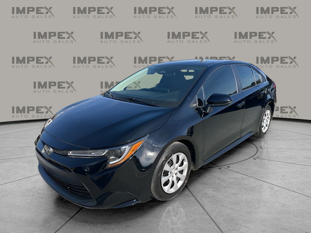2023 Toyota Corolla LE's photo