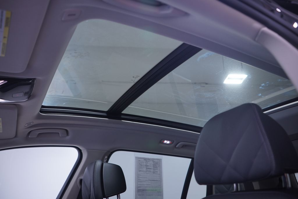 Thumbnail: 2025 BMW X7 - 8