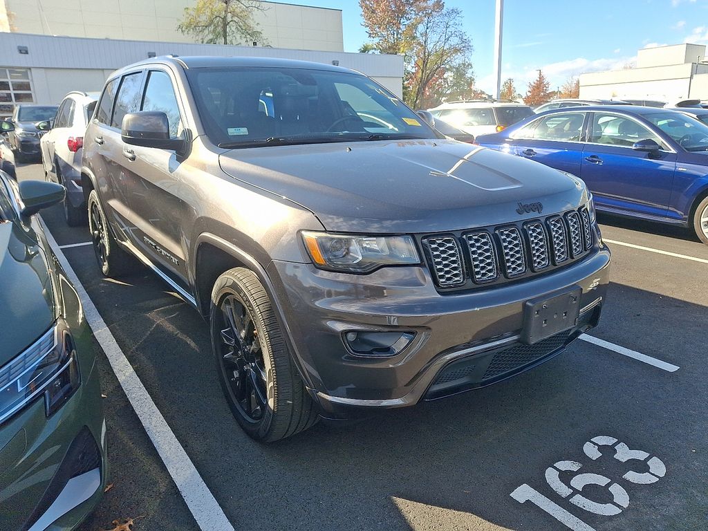 Thumbnail: 2019 Jeep Grand Cherokee - 3