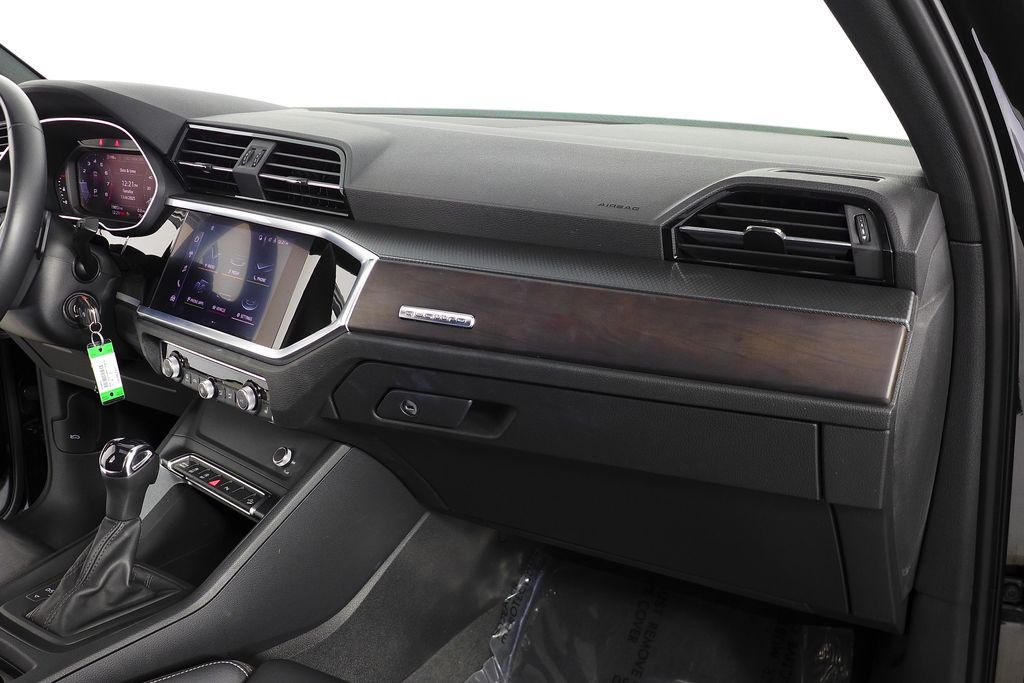 Thumbnail: 2022 Audi Q3 - 14