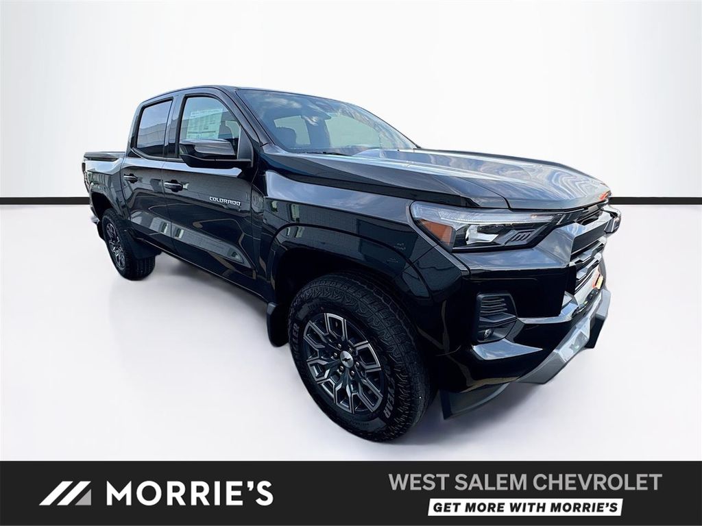 Black 2026 Chevrolet Colorado Z71 Crew Cab 4WD Pickup Truck Four-Wheel Drive 8-Speed Automatic