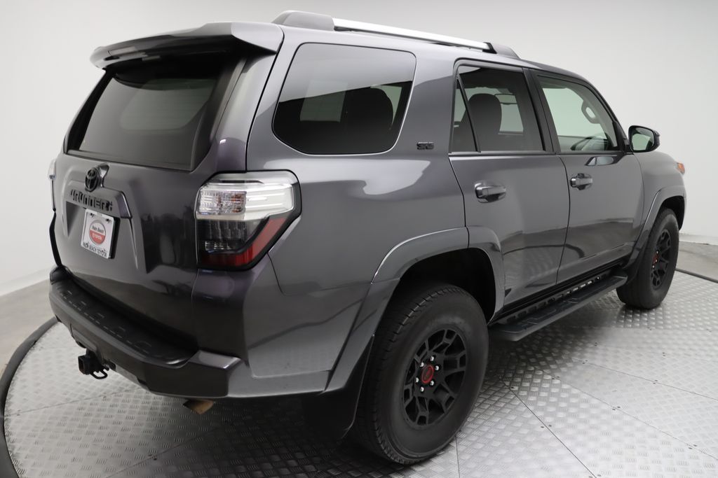 2023 Toyota 4Runner SR5 8