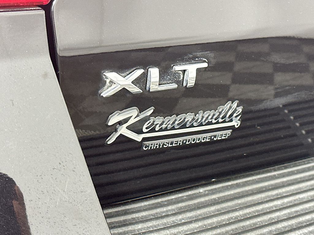 Used 2021 Black Ford XLT image 29