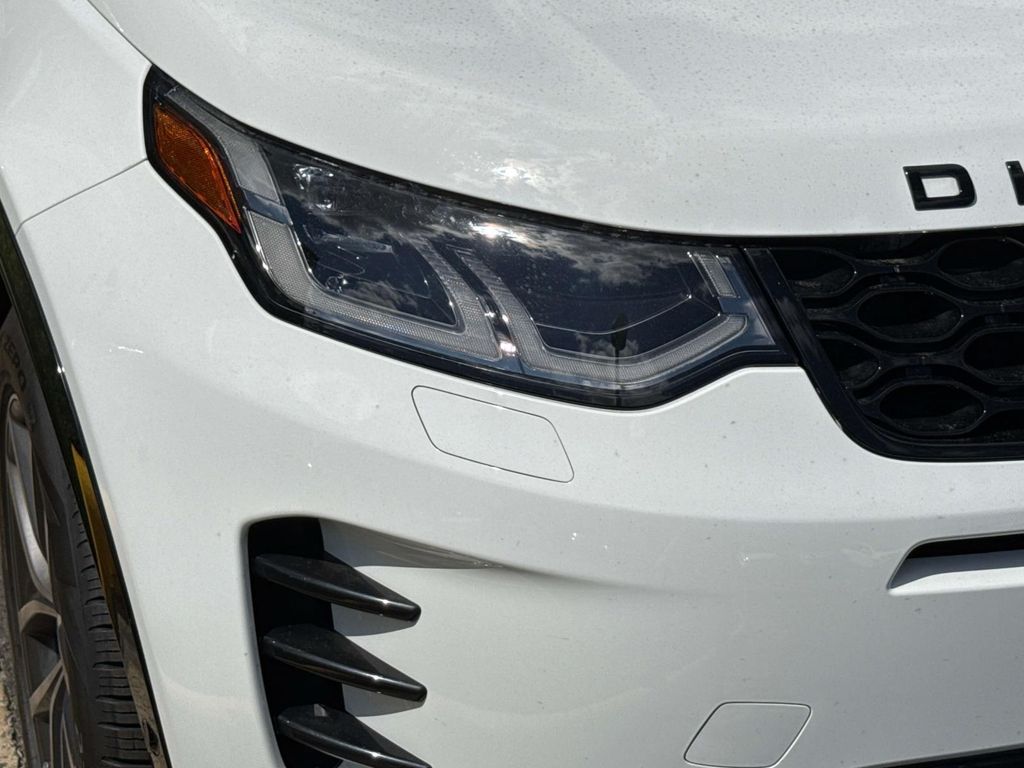 Thumbnail: 2025 Land Rover Discovery Sport - 4
