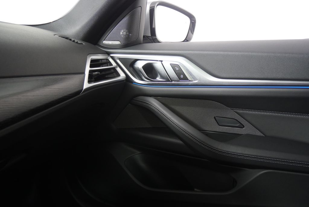 Thumbnail: 2025 BMW 4 Series - 29